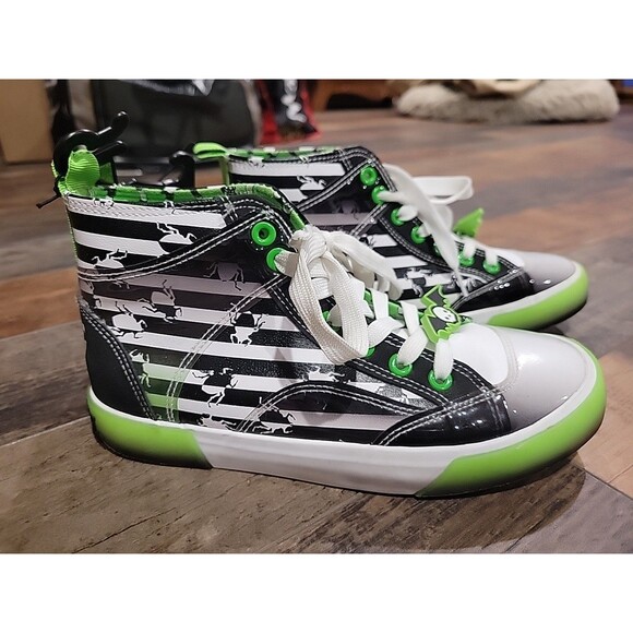 BEETLEJUICE - SIZE: 6 - Women's High-Top Sneakers W/Cushioned Insoles! - NEW! - Picture 2 of 12